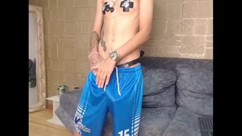 Snapshot of kenn_boy_ chatting on 01.21.25 kenn_boy_ online show from 01.21.25