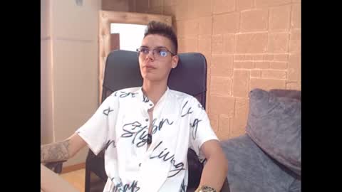 Snapshot of kenn_boy_ chatting on 01.24.25 kenn_boy_ online show from 01.24.25