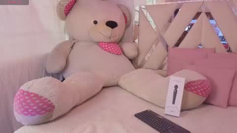 Snapshot of kenndal_tay chatting on 07.14.26 kenndal_tay online show from 07.14.26