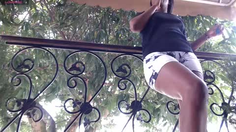 Snapshot of kenya_agux chatting on 02.03.25 CHOQUITO online show from 02.03.25