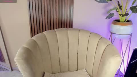 Keny Kitty  Onlyfans Kenayfoxx online show from 02.18.25