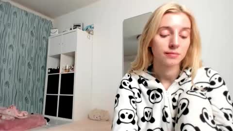 Kenzie online show from 01.10.25