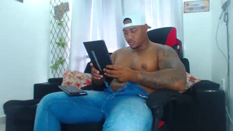 Snapshot of kerlinn2711 chatting on 12.11.24 dany wolf002 online show from 12.11.24