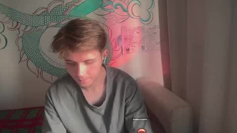 Snapshot of kero180 chatting on 10.02.25 Kero online show from 10.02.25