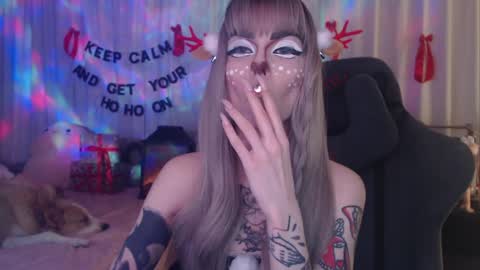 Snapshot of kerry_kirk chatting on 12.28.24 Kerry online show from 12.28.24