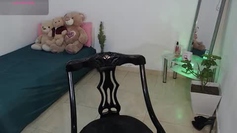 Mia  online show from 02.20.26