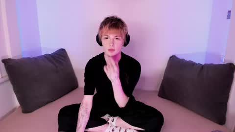 Snapshot of kessy_white chatting on 08.01.26 Kessy online show from 08.01.26