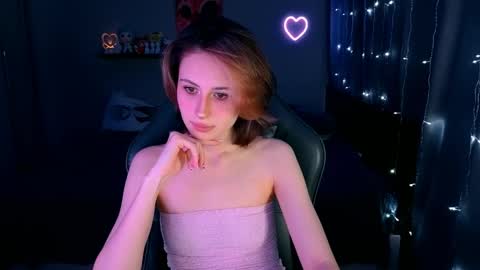 Snapshot of keti_moon chatting on 04.29.26 Keti 3 online show from 04.29.26