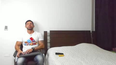 Snapshot of kevin_malone22 chatting on 01.31.25 kevin_malone22 online show from 01.31.25