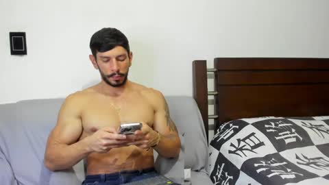 Snapshot of kevin_malone22 chatting on 05.19.26 kevin_malone22 online show from 05.19.26