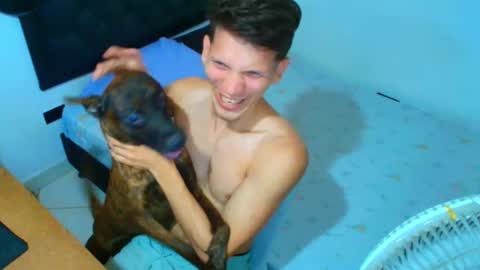 Snapshot of kevinkewma chatting on 05.28.26 kevinkewma online show from 05.28.26
