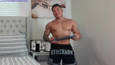 Snapshot of kevinkham chatting on 05.16.26 kevinkham online show from 05.16.26