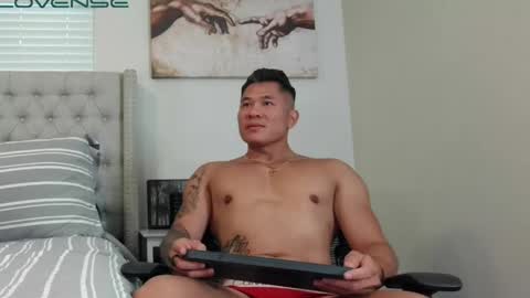 Snapshot of kevinkham chatting on 05.23.26 kevinkham online show from 05.23.26