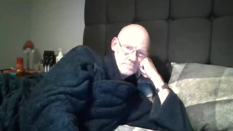 Snapshot of kevlooking4sez chatting on 10.10.25 kevlooking4sez online show from 10.10.25