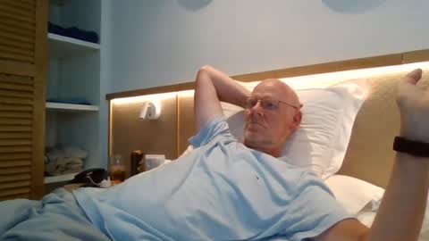 Snapshot of kevlooking4sez chatting on 08.02.26 kevlooking4sez online show from 08.02.26
