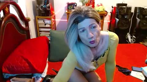 Snapshot of keyla_13 chatting on 04.28.26 keyla_13 online show from 04.28.26
