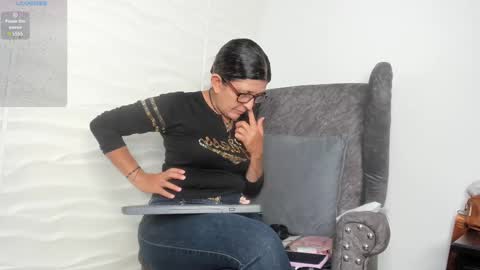 Snapshot of keyla_milf chatting on 03.07.25 Keila Milf online show from 03.07.25