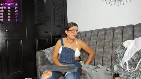 Snapshot of keyla_milf chatting on 09.30.25 Keila Milf online show from 09.30.25