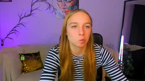 Snapshot of keylas_moan chatting on 09.22.25 Keylas online show from 09.22.25