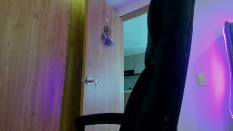 Laura online show from 02.14.25