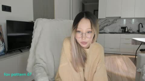 Snapshot of khaesoo chatting on 02.08.25 KHAESOO3 Yuna online show from 02.08.25