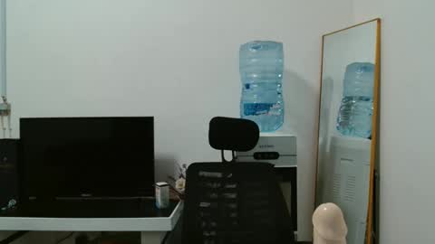 Snapshot of khaleesi7777777 chatting on 11.27.25 Khaleesi online show from 11.27.25