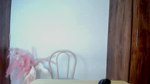 khate_smith online show from 10.24.25