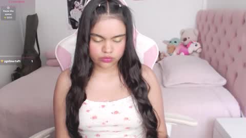 Snapshot of khaterin_26 chatting on 11.25.25 khaterin_26 online show from 11.25.25