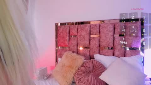 Snapshot of khloe_018 chatting on 03.06.25 KHLOE online show from 03.06.25