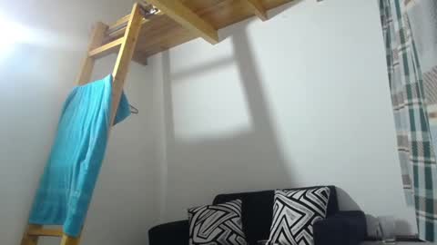 Snapshot of khloe_26 chatting on 03.05.25 khloe online show from 03.05.25