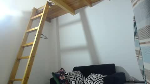 Snapshot of khloe_26 chatting on 03.06.25 khloe online show from 03.06.25