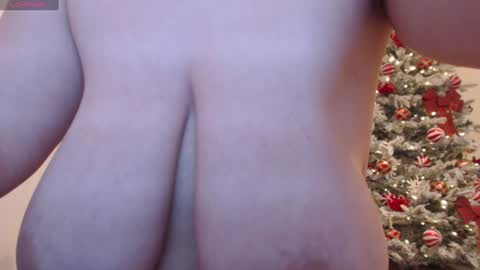 Snapshot of khloe_star chatting on 12.06.24 Khloe online show from 12.06.24