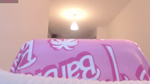 Snapshot of khloe_star chatting on 01.28.25 Khloe online show from 01.28.25