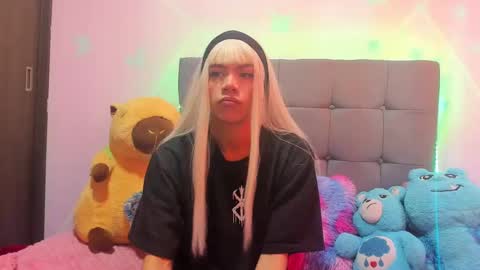 Snapshot of khloe_vixen chatting on 09.17.25 Khloe Vixen online show from 09.17.25
