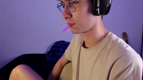 khozler_ online show from 02.15.25