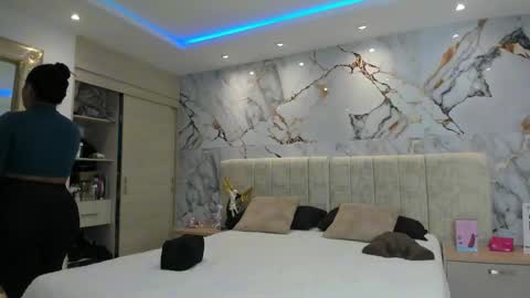    N         M online show from 11.17.25