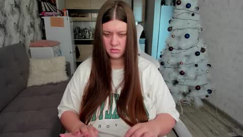 kianna_dior_ online show from 12.14.25