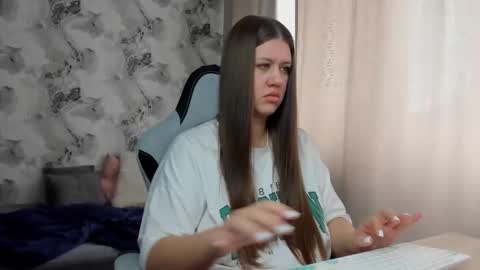 Snapshot of kianna_dior_ chatting on 04.18.26 kianna_dior_ online show from 04.18.26