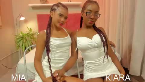 Snapshot of kiara_curls chatting on 06.23.26 Kiara online show from 06.23.26