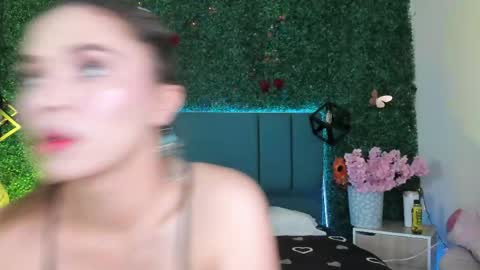 Snapshot of kiaraa88 chatting on 04.22.26 Valery online show from 04.22.26