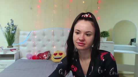 Snapshot of kiaracriegs chatting on 01.15.25 Kara online show from 01.15.25