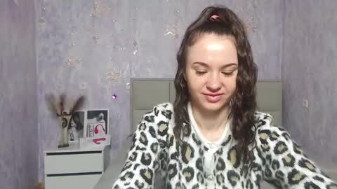 Snapshot of kiaracriegs chatting on 01.28.25 Kara online show from 01.28.25
