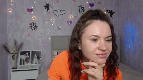 Snapshot of kiaracriegs chatting on 02.15.25 Kara online show from 02.15.25