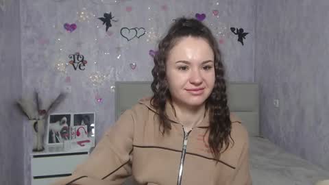Snapshot of kiaracriegs chatting on 02.16.25 Kara online show from 02.16.25