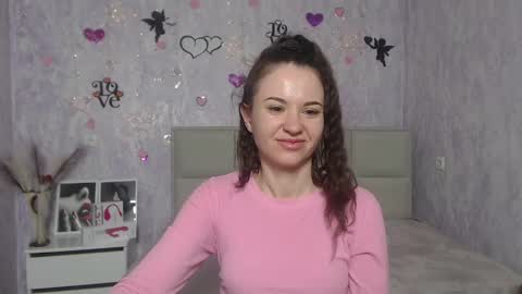 Snapshot of kiaracriegs chatting on 02.17.25 Kara online show from 02.17.25