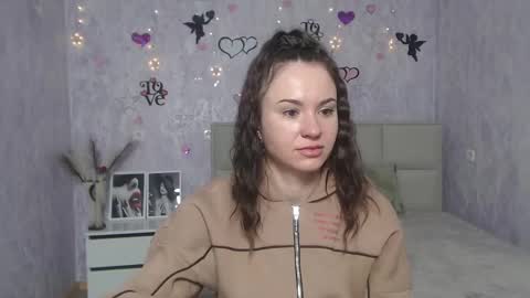 Snapshot of kiaracriegs chatting on 02.17.25 Kara online show from 02.17.25