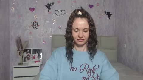 Snapshot of kiaracriegs chatting on 03.05.25 Kara online show from 03.05.25