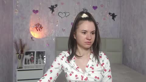 Snapshot of kiaracriegs chatting on 03.08.25 Kara online show from 03.08.25
