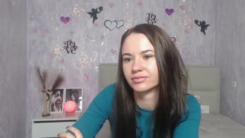 Snapshot of kiaracriegs chatting on 03.09.25 Kara online show from 03.09.25