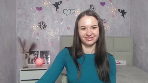 Snapshot of kiaracriegs chatting on 03.10.25 Kara online show from 03.10.25